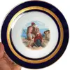 Foto de um(a) Antigo Medalhão Prato Decorativo Porcelana Francesa Limoges, da categoria de Pratos Decorativos. Antigo e grande prato medalhão em fina porcelana francesa, pintado à mão com linda cena central e acabamentos com muito... Vendido no marketplace Trésors.