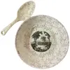 Foto de um(a) Antigo Prato Tigela Colher Porcelana Inglesa Royal Ouro 22k, da categoria de Pratos Decorativos. Antiga tigela para sobremesa em porcelana artística inglesa, acompanha a colher original. Linda cena rural e flores pintadas... Vendido no marketplace Trésors.