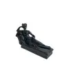 Foto de um(a) Escultura em resina preta, da categoria de Escultura. Escultura em resina preta, assinada. Leves marcas do tempo e uso. Medidas: 20x13cm. Vendido no marketplace Trésors.