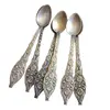 Foto de um(a) Antigo Conjunto 6 Colheres De Chá Ou Café Em Metal Dourado, da categoria de Colheres. Antigo conjunto com 06 colheres de chá ou café em metal dourado envelhecido. Vendido no marketplace Trésors.