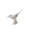 Foto de um(a) Antigo Bibelô Escultura De Pássaro Porcelana Alemã Bavaria, da categoria de Escultura. Antigo bibelô de pássaros em porcelana alemã com filetes de ouro. Peça muito decorativa e buscada por colecionadores.Medidas... Vendido no marketplace Trésors.