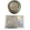 Foto de um(a) Antigas Caixinhas Porta Jóias Franceses Prata Bronze Ormolu, da categoria de Porta-Jóias. Par de caixinhas porta-joias em bronze, com partes banhada a prata e ouro ormolu. Assinadas, com o nome da obra. França,... Vendido no marketplace Trésors.