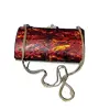 Foto de um(a) Bolsa de Mão em Acrílico Tipo Casco de Tartaruga, da categoria de Outros colecionáveis. Bolsa de festa em acrílico com estampa estilo casco de tartaruga, fecho e corrente em metal oxidado. Medidas: altura 10cm... Vendido no marketplace Trésors.