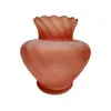 Foto de um(a) Vaso em Vidro Fosco, Pegada Vintage, Década de 2000, da categoria de Vasos. Vaso em vidro pintado na cor rosa antigo e parte interna com gomos. Parte externa é fosca, década de 2000. A: 19 cm /... Vendido no marketplace Trésors.