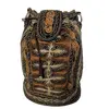 Foto de um(a) Bolsa Indonésia, da categoria de Bolsas. Bolsa tipo saco em veludo bordado com alça em tecido. Origem Indonésia. Mede: A 35cm / fundo 26 x 18cm Peso 280g. Vendido no marketplace Trésors.