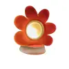 Foto de um(a) Luminária Flor Imaginarium, Década de 1990, da categoria de Abajures. Luminária flor de mesa, em resina nas cores bege, amarela e laranja com lâmpada 220 w. Da marca imaginarium dos anos 1990. ... Vendido no marketplace Trésors.