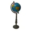 Foto de um(a) Globo Terrestre Latão, da categoria de Globos. Globo terrestre com base em latão fundido. A: 39cm D globo: 9cm Base: 10cm Peso: 900g. Vendido no marketplace Trésors.