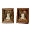 Foto de um(a) Arte Sacra Cristo e a Virgem 70'S, da categoria de Objetos religiosos e espirituais. Combo de dois ícone russos com imagem de cristo e a virgem: moldura em madeira, vidro e decoração em cobre, década de 1970... Vendido no marketplace Trésors.