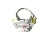Foto de um(a) Mini Floreira Porcelana Brasileira, Década de 1940, da categoria de Cachepot. Floreira em porcelana policromada brasileira com flores em relevo e adesivo floral com acabamento em filetes em ouro, década... Vendido no marketplace Trésors.
