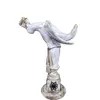 Foto de um(a) Divino Espírito Santo em Madeira, da categoria de Objetos religiosos e espirituais. Divino Espírito Santo em madeira e cerâmica com coroa em metal dourado e pedras azuis. Base com arabescos em latão oxidado e... Vendido no marketplace Trésors.