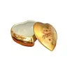 Foto de um(a) Porta Jóias Porcelana Anos 40, da categoria de Porta-Jóias. Porta jóias em porcelana folheada a ouro com pintura de rosas pintada à mão, década de 1940 porcelana são paulo. A: 5 cm L:... Vendido no marketplace Trésors.