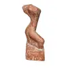Foto de um(a) Escultura Torso Feminino, da categoria de Escultura. Escultura de um torso feminino em terracota com pátina branca e base trapezoidal. Não identificado o nome do artista. A: 19... Vendido no marketplace Trésors.