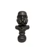 Foto de um(a) Escultura Stormtrooper Star Wars, da categoria de Escultura. Peça única pelo designer marcelus ribas escultura toy art star wars stormtrooper em técnica mista com pátina bronze... Vendido no marketplace Trésors.