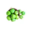 Foto de um(a) Green Apple Anos 2000, da categoria de Outros objetos decorativos. Maçãs verdes artificiais em plástico, década de 2000 combo com 10 unidades. *não acompanha fruteira*. Vendido no marketplace Trésors.