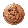 Foto de um(a) Placa de Ferro Papai Noel, Década de 1970, da categoria de Placas. Fundo de forma papai noel em ferro relevo, acabamento em pátina cobre azinhavada e envelhecida com suporte para pendurar,... Vendido no marketplace Trésors.