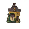 Foto de um(a) Mini Chalé em Resina Italiana, Década de 1990, da categoria de Modelos e estatuetas. Miniatura de chalé em resina italiana policromada dos anos 1990. A: 10 cm L: 7 cm P: 5 cm peso: 257 g. Vendido no marketplace Trésors.