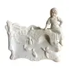 Foto de um(a) Antiga Escultura Floreira Bloco Escultórico Biscuit Francês, da categoria de Escultura. Antiga e delicada floreira em biscuit francês, decorada com lindas “cenas da fazenda” camponesa com patos. Início do século... Vendido no marketplace Trésors.