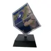Foto de um(a) Cubo Terrestre, da categoria de Globos. Cubo terrestre A 14cm / L 7,5cm / P 7,5cm Peso: 231g. Vendido no marketplace Trésors.