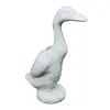 Foto de um(a) Antiga Escultura De Pato Em Porcelana Alemã Biscuit Branco, da categoria de Modelos e estatuetas. Antiga e graciosa escultura de pato em porcelana vitrificada alemã. Art Deco.Medidas 17x11cm. Vendido no marketplace Trésors.