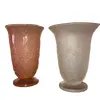 Foto de um(a) Antigo Par Vasos Satiné Art Deco Vidro Artístico Francês, da categoria de Vasos. Antigos e lindos vasos franceses em vidro artístico, ricamente moldado e prensando a ácido. Período Art Deco. Década de... Vendido no marketplace Trésors.