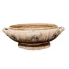 Foto de um(a) Sopeira em Porcelana São Caetano, Década de 1940, da categoria de Terrinas de sopa. Sopeira em porcelana com relevo em toda a volta e pequenos bouquets de flores azuis. Está sem tampa, mas transforma-se em um... Vendido no marketplace Trésors.