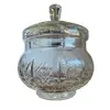 Foto de um(a) Antiga Grande Caixa Potiche Bomboniere Cristal Tcheco, da categoria de Garrafas, potes e jarros. Antiga e fina caixa bomboniere em cristal Tcheco, toda lapidada à mão. Fundo estrelado. Peça versátil e muito decorativa,... Vendido no marketplace Trésors.