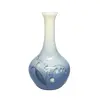 Foto de um(a) Antigo Lindo Vasinho Art Deco Porcelana Royal Copenhagen, da categoria de Vasos. Royal Copenhagen. Vasinho decorativo em porcelana dinamarquesa, com linda coloração e decoração de flores, da famosa e muito... Vendido no marketplace Trésors.