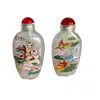 Foto de um(a) Antigo Par De Perfumeiros Orientais Snuff Bottle Pintados, da categoria de Perfumeiros. Snuff Bottle, antigos frascos/perfumeiros orientais delicadamente pintados à mão, cada lado da peça tem uma decoração... Vendido no marketplace Trésors.