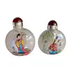 Foto de um(a) Antigo Raro Par De Perfumeiros Snuff Bottle Oriental, da categoria de Perfumeiros. Snuff Bottle, antigos frascos/perfumeiros orientais delicadamente pintados à mão, cada lado da peça tem uma decoração... Vendido no marketplace Trésors.