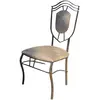 Foto de um(a) Cadeira de Ferro Decorativa com Encosto e Assento Estofado Floral, da categoria de Outras cadeiras. Sofisticada cadeira decorativa que une a robustez do metal com a delicadeza de um design clássico e imponente. Uma peça... Vendido no marketplace Trésors.