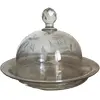 Foto de um(a) Antiga Fina Queijeira Boleira Cristal Francês Lapidada À Mão, da categoria de Garrafas, potes e jarros. Antiga e rara queijeira em finíssimo cristal francês, toda lapidada à mão com desenhos de folhas e flores. Início do século... Vendido no marketplace Trésors.