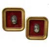 Foto de um(a) Antigo Par Quadros Camafeu Portrait Miniature Pintura Óleo, da categoria de Pinturas. ~ Portrait miniature ~ Antigo e raro par de quadrinhos italianos, com figura central de damas pintadas à mão em folha de... Vendido no marketplace Trésors.