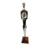 Foto de um(a) Escultura Masculina Fundida em Alumínio, Pgqp, Década de 2010, da categoria de Escultura. Escultura masculina fundida em alumínio e polido com base em madeira. Feita por renomado artista gaúcho que agraciou com seu... Vendido no marketplace Trésors.