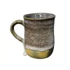 Foto de um(a) Caneca Cerâmica 90'S, da categoria de Canecas. Caneca em cerâmica de alta temperatura e vitrificada, década de 1990. A: 9 cm / Diâmetro: 7 cm Peso: 233 g. Vendido no marketplace Trésors.