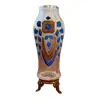 Foto de um(a) Antigo Vaso Artístico Vidro Veneziano Pintado Art Nouveau, da categoria de Vasos. Antigo e elegante vaso em vidro artístico veneziano, linda pintura feita à mão com detalhes em ouro. Pés em bronze francês... Vendido no marketplace Trésors.
