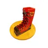 Foto de um(a) Bota Natalina em Madeira Policromada, Década de 2000, da categoria de Outros objetos decorativos. Bota natalina em madeira policromada, com ilhóses dourado e liras douradas no cano, década de 2000. A: 23 cm / L: 18 cm / P:... Vendido no marketplace Trésors.