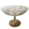 Foto de um(a) Antiga Fina Fruteira Centro De Mesa Cristal Francês Baccarat, da categoria de Fruteiras. Baccarat. Antiga e fina fruteira em cristal francês, toda lapidada à mão com linhas geométricas formando estrelas, o fundo... Vendido no marketplace Trésors.
