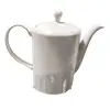 Foto de um(a) Bule Porcelana Branca Anos 90, da categoria de Bules. Bule em porcelana branca em forma de elipse com relevo de treliça, década de 1990 marca: viva, toscana. A: 20 cm /... Vendido no marketplace Trésors.