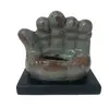 Foto de um(a) Escultura Mão em terracota, da categoria de Escultura. Escultura em terracota vitrificada com base em madeira ebanizada. Tema: mão. A: 14cm / L: 15,5cm / P: 10,5cm / peso: 625g... Vendido no marketplace Trésors.