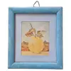 Foto de um(a) Encanto Vintage: Quadro Decorativo de Marmelo, da categoria de Gravuras. Este delicado quadro pequeno de 15x13cm traz uma charmosa ilustração clássica de um marmelo em tons suaves, emoldurada por... Vendido no marketplace Trésors.