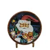 Foto de um(a) Prato Natalino, Santini, Made In Italy, Década de 1990, da categoria de Pratos Decorativos. Prato decorativo natalino, porcelana policromada. Da conhecida marca italiana santini, década de 1990. Diâmetro: 27,5 cm... Vendido no marketplace Trésors.