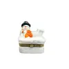 Foto de um(a) Porta Jóias Snowman Anos 90, da categoria de Porta-Jóias. Porta joias boneco de neve porcelana com fecho em latão, década de 1990 A: 8 cm A do porta joias: 4 cm L: 7 cm P: 4,5 cm ... Vendido no marketplace Trésors.