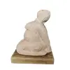 Foto de um(a) Escultura Cerâmica e Terracota Mr, da categoria de Escultura. Escultura em cerâmica com pátina em terracota e base em madeira de demolição. Peça única pelo designer marcelus ribas A:... Vendido no marketplace Trésors.