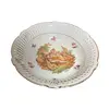 Foto de um(a) Prato decorativo porcelana Bavaria, da categoria de Pratos Decorativos. Belíssimo prato em porcelana alemã da Bavaria com decoração de cena clássica romântica, característica do séc. XIX. 23cm de... Vendido no marketplace Trésors.
