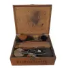 Foto de um(a) Antigo kit engraxate lustramatic 110v funcionando vintage anos 60, da categoria de Eletrodomésticos. produto antigo, usado fabridado nos anos 60 caixa de madeira 24x 29x 11 cm lustrador funcionando, 110v marca: spam caixa tem... Vendido no marketplace Trésors.