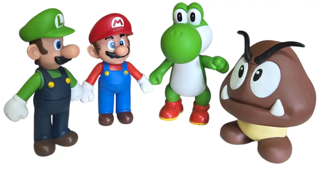 Foto de um(a) Conjunto 4 Figuras Super Mario, da categoria de Figuras de ação. Leve a magia do Reino dos Cogumelos para a sua coleção ou decoração com este excelente lote contendo 4 figuras clássicas da... Vendido no marketplace Trésors.