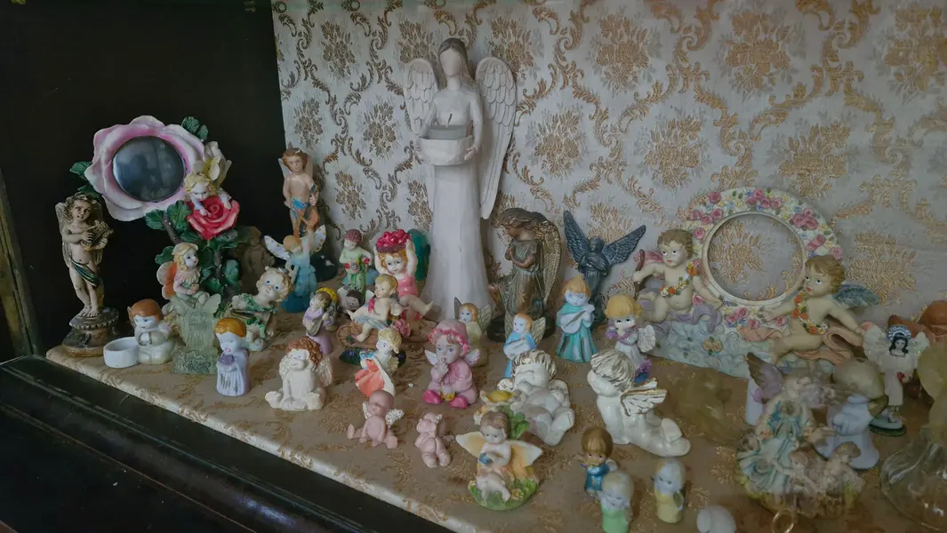 Foto de um(a) Magnífica e única coleção de anjinhos 130 peças, da categoria de Escultura. Uma coleção de anjinhos espetacular, única no Brasil! São cerca de 130 peças dos mais diversos materiais e originárias de... Mostrado de uma perspectiva diferente. Vendido no marketplace Trésors.