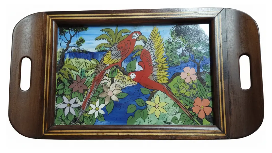 Foto de um(a) Rara Bandeja em Marchetaria com Pintura e Asas de Borboleta, da categoria de Bandejas. Bela bandeja antiga, um verdadeiro exemplar de artesanato artístico. A peça apresenta uma moldura robusta em madeira nobre... Vendido no marketplace Trésors.