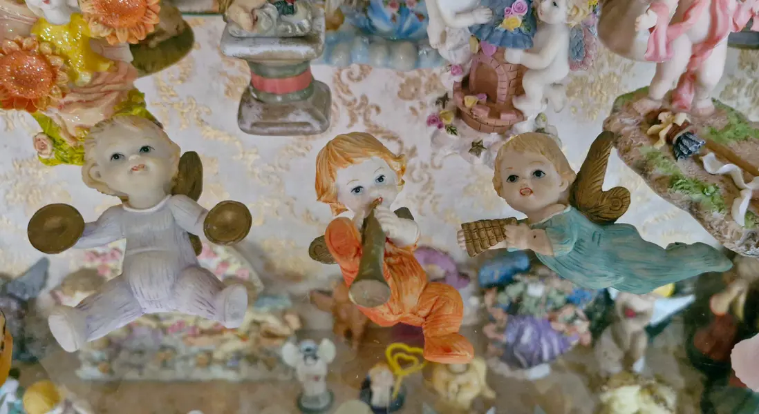 Foto de um(a) Magnífica e única coleção de anjinhos 130 peças, da categoria de Escultura. Uma coleção de anjinhos espetacular, única no Brasil! São cerca de 130 peças dos mais diversos materiais e originárias de... Mostrado de uma perspectiva diferente. Vendido no marketplace Trésors.