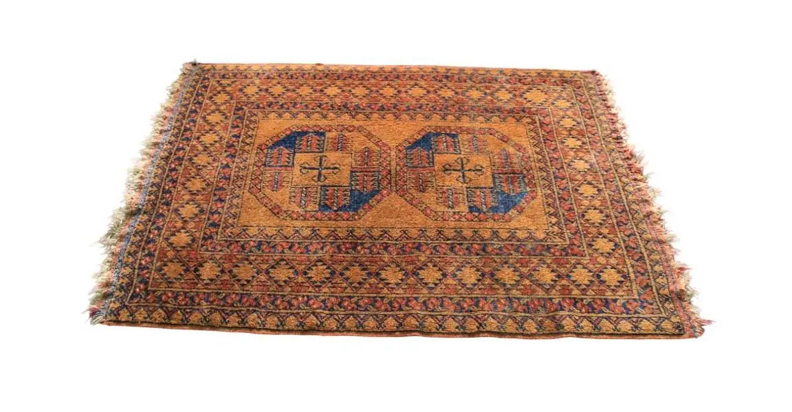 Foto de um(a) Tapete Turco com design geométrico, da categoria de Tapetes. Antigo tapete turco, com design geométrico em tons de marrom, bege e azul . Feito à mão com lã, uma característica comum dos... Mostrado de uma perspectiva diferente. Vendido no marketplace Trésors.